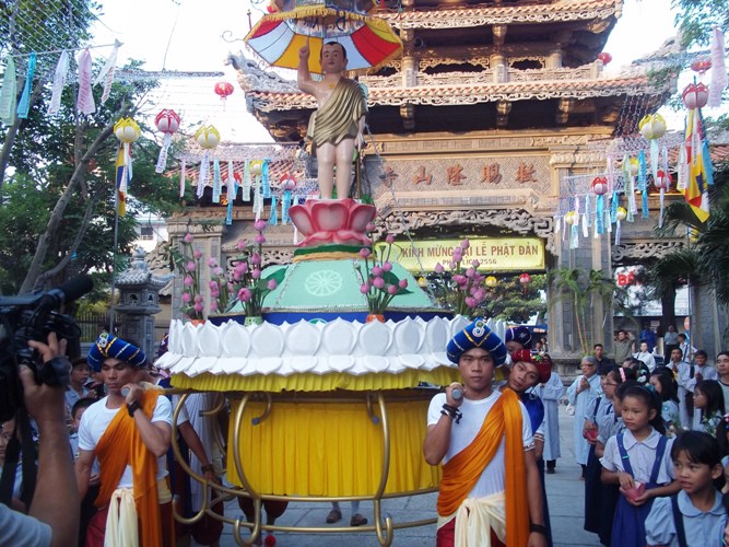 ງານບຸນວິສາຂະບູຊາ ພສ 2556